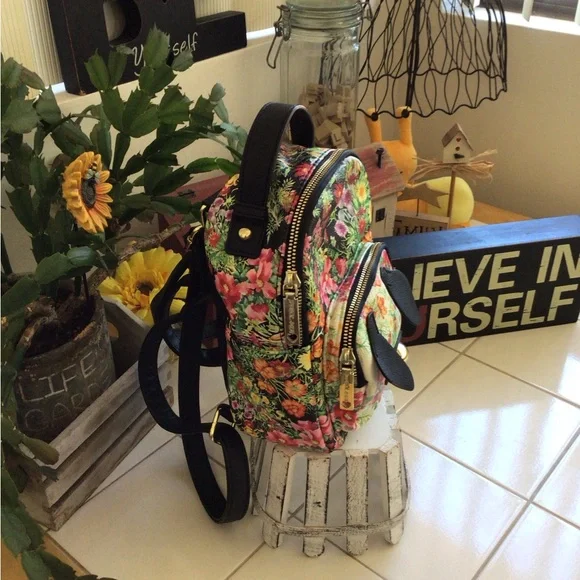‘Betsey Johnson’ Floral Puppy Mini Backpack NWOT - Picture 2 of 7